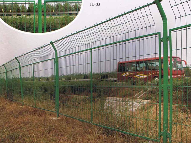 四川省公路护栏网产品质量与工程安装质量